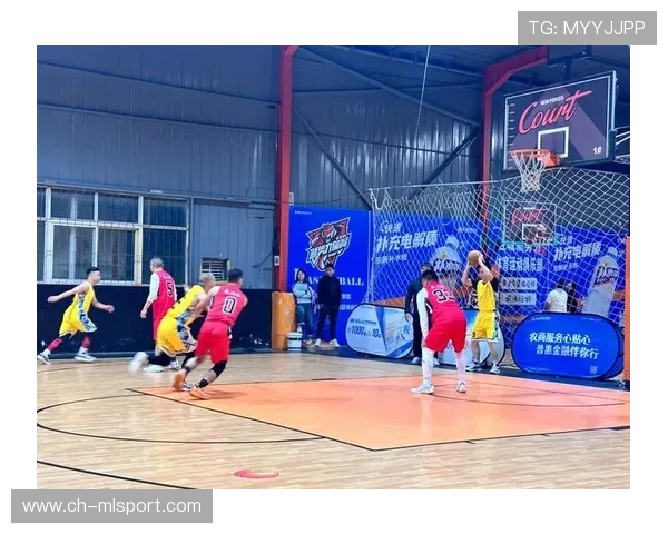 比赛节奏激烈，双方攻防转换迅速