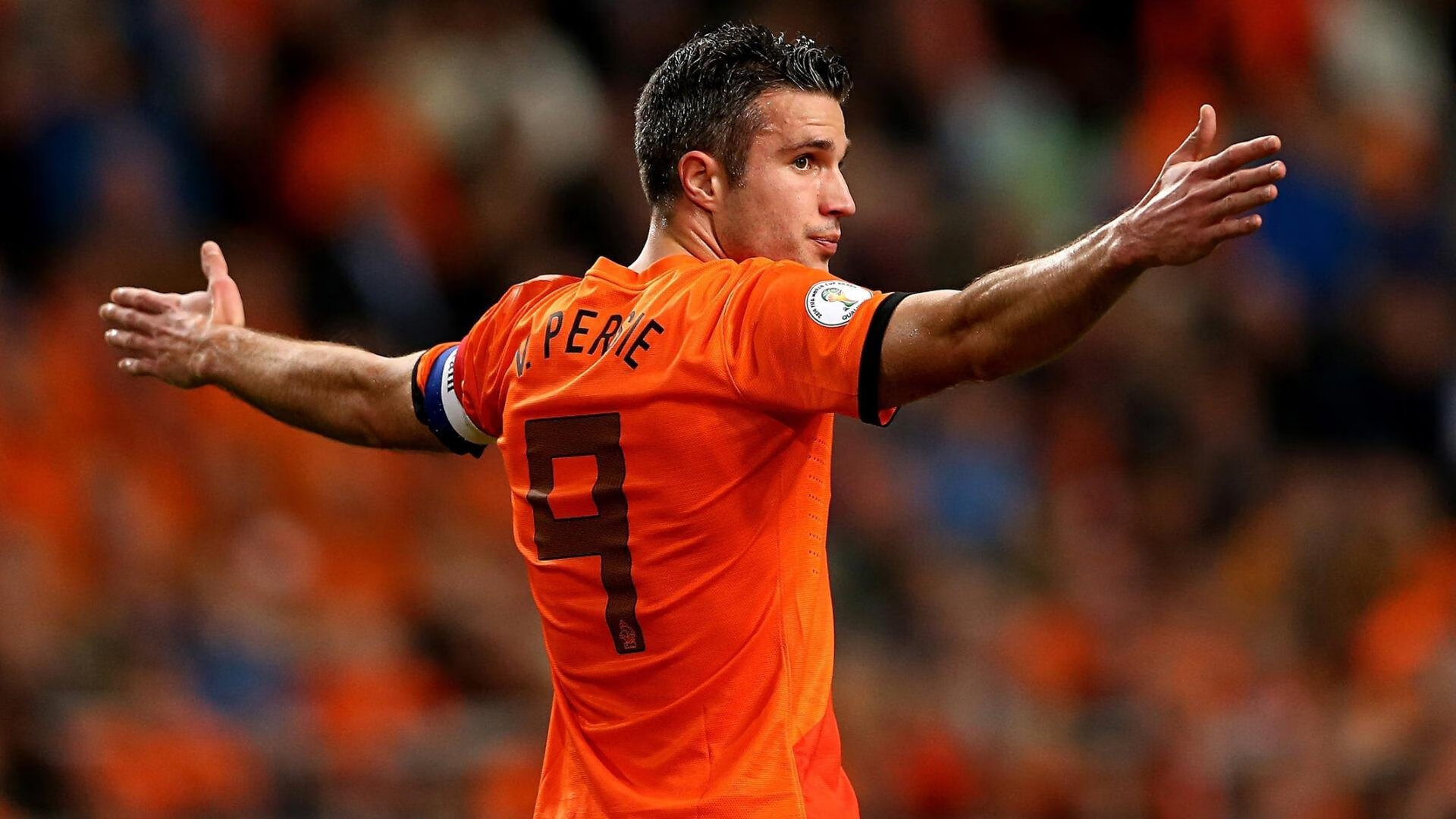 米兰体育平台登录入口-五大联赛是否推行以中场站位弹性应对不同对手策略，五大联赛场地大小