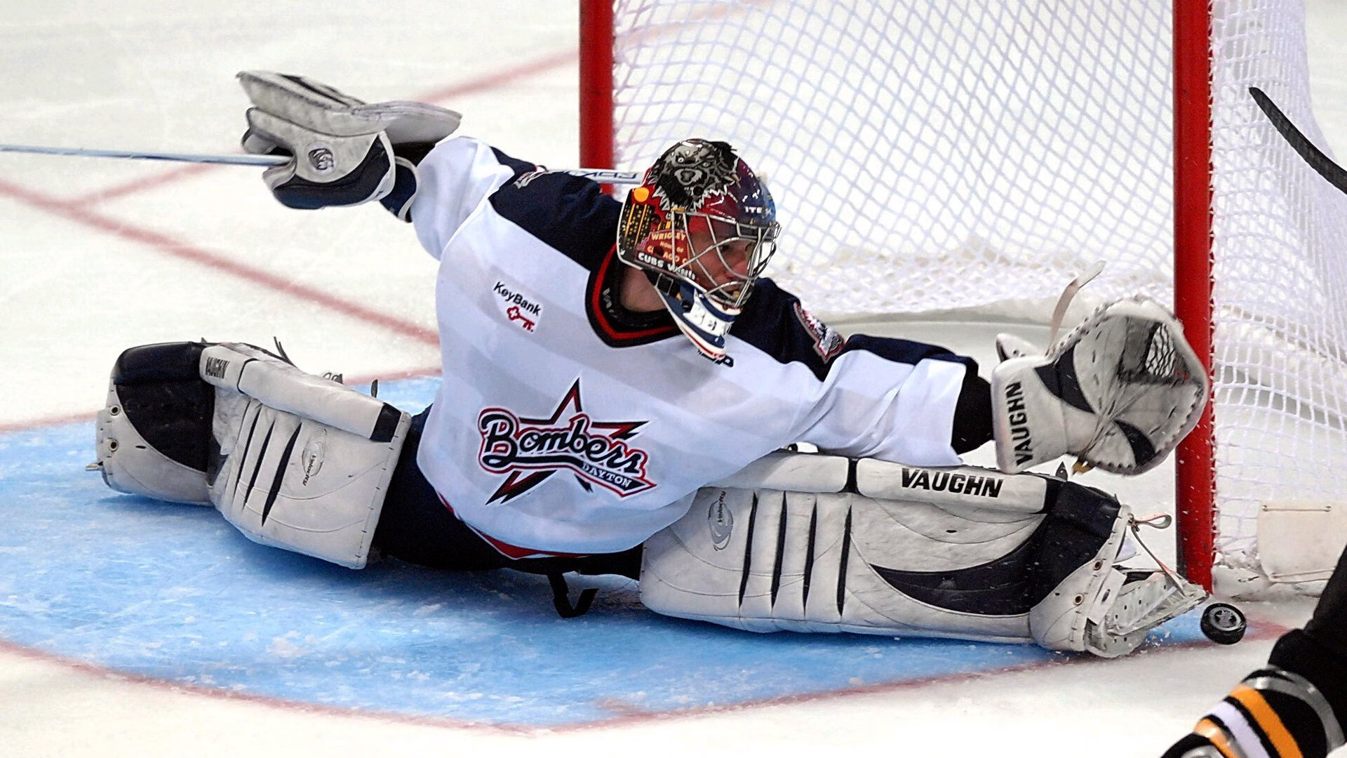 ac米兰 官网-各大球星万圣节狂欢：伊布与哈兰德变身“小丑”造型引爆热议